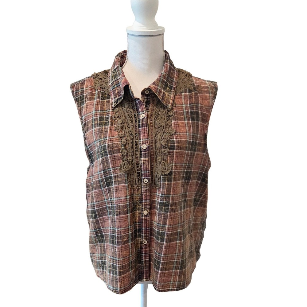 Gimmicks by BKE Plaid Sleeveless Button Down Sequin Back Crochet‎ Lace Brown XL